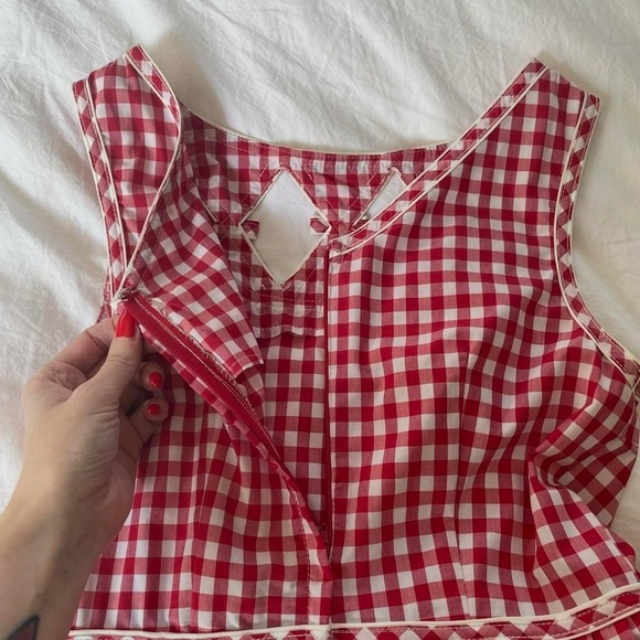 ♥️ UNIQUE VINTAGE • gingham swing dress w adorable cut out and bow details - Picture 4 of 8
